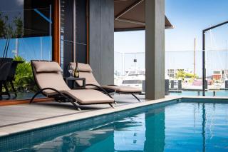 Airlie Beach Marina-Front Luxury at 10 The Cove - Airlie Beach - 1