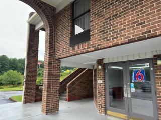 Motel 6 Fancy Gap Virginia - 5