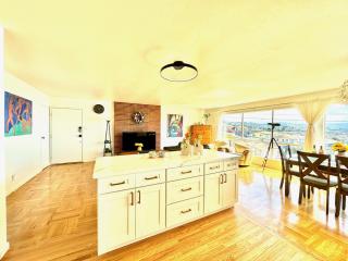 Ocean Breeze Coastal Getaway - Daly City - 7