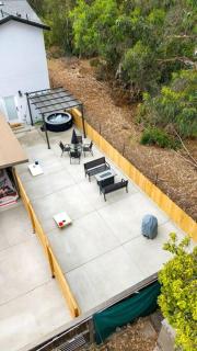 Urban Retreat Fun Relax Self Check-In Hot Tub Foosball Fire Pit Cornhole - The Woods Trailer Park - 3