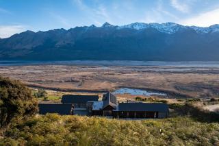 Whenua Lodge - Our Land Lodge - Glenorchy - 4