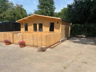 Oak Tree Cabin - Caldicot - 0