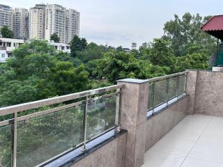 Bright Airy Homestay- Mohali 4516 C, MIG Super Flats - Sohāna - 0