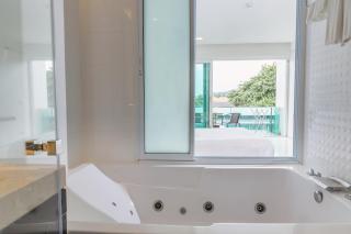 KC Beach Club & Pool Villas - 4