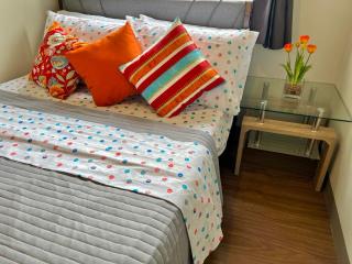 Comfortable and Cozy 1BR unit near MOA - Manila - 9