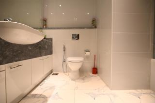 Brown Stone - Canal View Five Star Residence - Dubái - 2