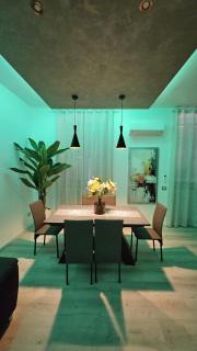 Vanity House - 6