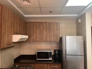 Stylish Studio with Balcony in Downtown Dubai - Dubai - 8
