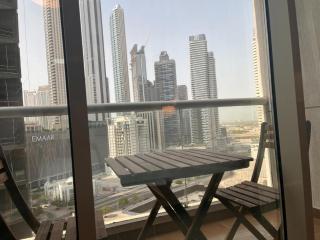 Stylish Studio with Balcony in Downtown Dubai - Dubai - 3