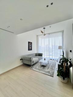 1 Bedroom Holiday Home in JVC - Dubai - 5