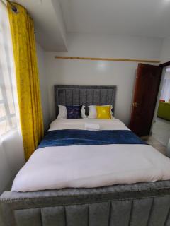 Tejj Home - Lake View Estate - 9