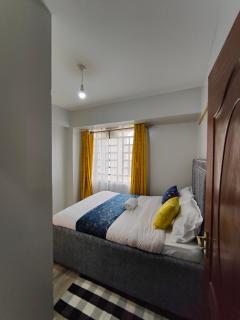 Tejj Home - Lake View Estate - 3