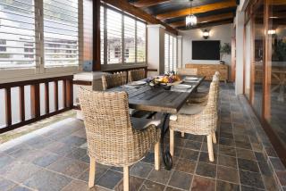 Avemore Manor House wood fired hot tub magical views and full Backup power - Stellenbosch - 4