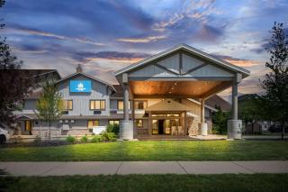 White Pine Inn & Suites - Holland - 5