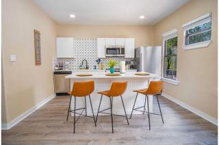 Modern Living 3BR2BA Close to Amazing Downtown - 7