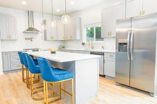 Stunning Elegance 4BR2.5 BA Near Vibrant Downtown - San Antonio - 1