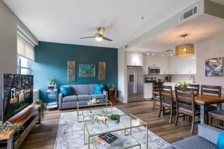 Luxury 2BR/1BR in California Building - New Orleans - 3
