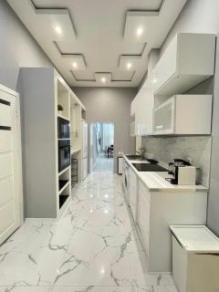Sapphire Apartment - 5 rooms, 2 bathrooms - Budapest - 2