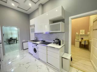 Sapphire Apartment - 5 rooms, 2 bathrooms - Budapest - 3