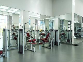 2BR in DIFC Walk to Ritz, Gate Ave, Metro Pool, Gym, Parking - Dubai - 3