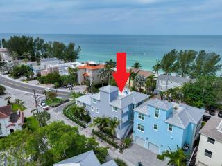 Sunset Point Beach House - St Pete Beach - 0