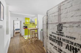 2 bedrooms with ensuite baths, kitchen and living room - Londra - 4