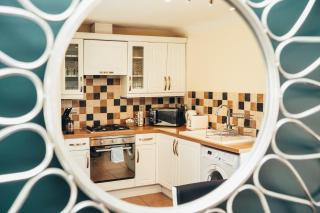 Large Apartments next to East Midlands Airport with Free Gated Parking! - 7