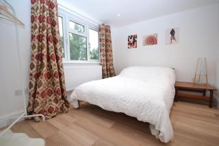 Freshly refurbished, peaceful Victorian house - 3