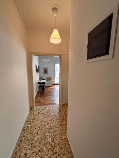 Efi's cozy and bright one-bedroom apartment - Atene - 4