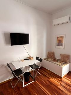 Efi's cozy and bright one-bedroom apartment - Atene - 3