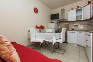Holiday home with heated pool - Podvršlje - 7