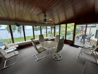 The Captains Lake House - Orillia - 9