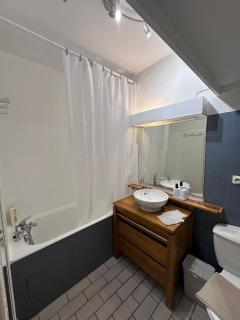 Studio sur le port de Hyères - à 2min des plages, Clim & Balcon - Hyères - 7