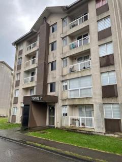 Cómodo departamento amoblado con estacionamiento - 2