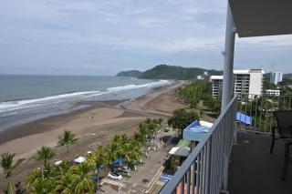 Beachfront Digital Nomad Haven in Vibrant Central Jacó - Jacó - 9