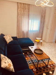 Ennasr, Apt très bien équipé, central et paisible - Borj Turki - 0