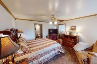 Royal Queen Suite Pool-Spa Ski-in out Gym, Sauna, Laundry, BBQ - Brian Head - 8