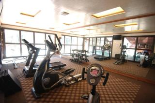 Royal Queen Suite Pool-Spa Ski-in out Gym, Sauna, Laundry, BBQ - Brian Head - 6