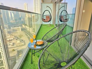 5 Star High Rise Luxury Apartment, Infinity Pool With Stunning Burj View - Brand New Apartment - Dubai - 5