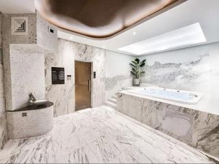 5 Star High Rise Luxury Apartment, Infinity Pool With Stunning Burj View - Brand New Apartment - 7