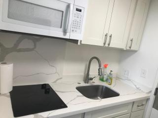 Waikiki Studio Steps to Beach-Mall Free Parking-WiFi - Honolulu - 3