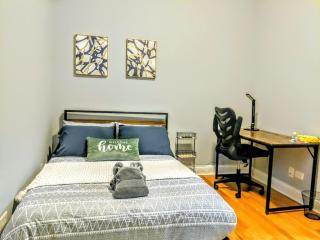 Fully furnished bedroom near medical district and UIC - Chicago - 0