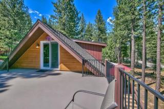 Tahoe Townie - Cozy Cabin in South Lake Tahoe! - 3