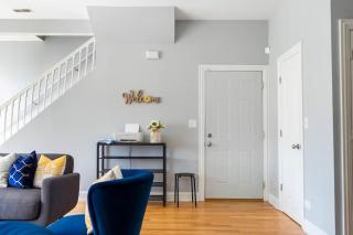Spacious Room by Medical District & UIC - 7