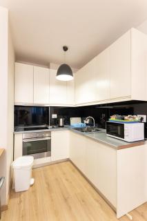 Lily's 2 Bedroom Apartment - Tirana - 3