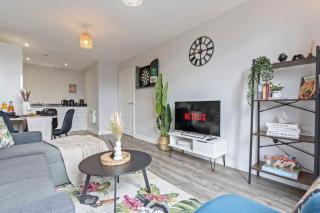 Tropical Suite - 2 Bed 2 Bath City Centre Netflix Games - Exclusive Weekly and Monthly DEALS - Raozee Homes - Birmingham - 9