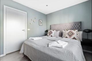 Reykjavík Center, King bed, 65" TV with Netflix - Reykjavik - 2