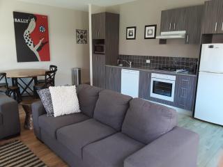 Adelphi Apartment 2- Poolside or Apartment 2A- King Studio - Echuca - 4