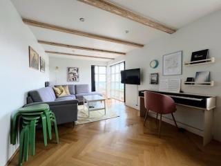 Indulge In Romance & Relaxation At Gillastova - - 0