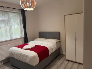 Starlet Stepney - Londra - 2